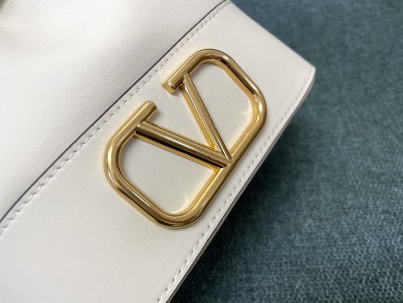 Va1e*ntin0 bucket bag